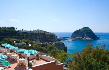 Hotel Residence S.Angelo - mese di Aprile - Entrata Hotel Residence S. Angelo- S. Angelo